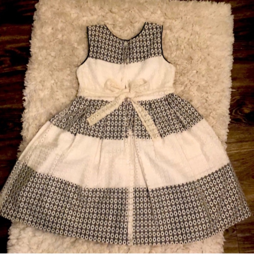 Girls party dress - Picture 3 of 7